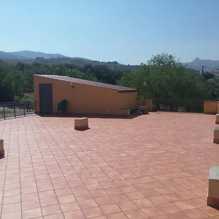 Alloggio per agriturismo La Targa *